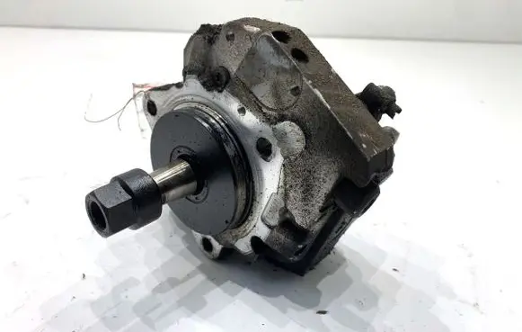 BMW 3 E90 E91 Fuel injection high pressure pump 0445010045