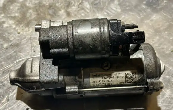 Peugeot 308 Starter motor 9832577880