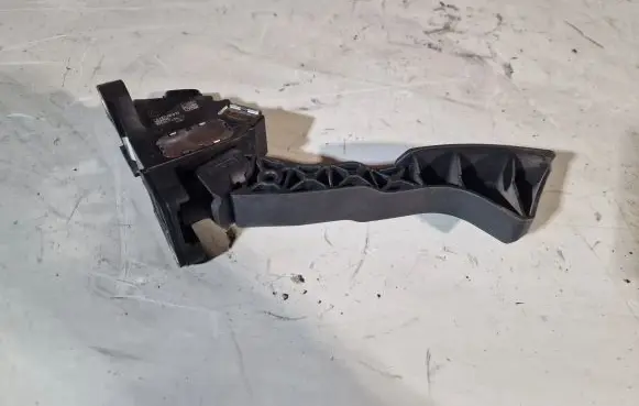 Toyota Verso Accelerator throttle pedal 781100F010