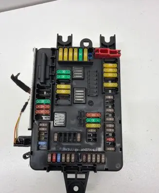 BMW 3 F30 F35 F31 Fuse module 19561000001 9389070 27062015