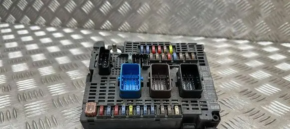 Peugeot 508 RXH Fuse module 9674917380 9677987580