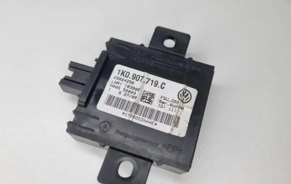 Volkswagen Eos Alarm control unit/module 28024256 1K0907719C