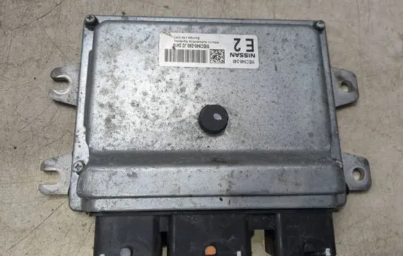 Nissan Qashqai Engine control unit/module MEC940240