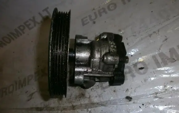 Mazda 626 Power steering pump 861X1