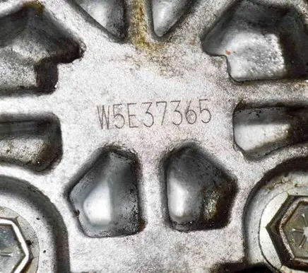 Toyota Yaris Power steering pump W5E37365