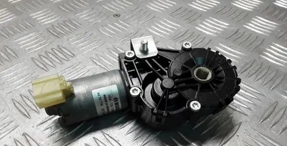 BMW 5 F10 F11 Seat adjustment motor 0390204007