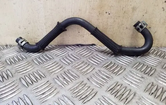 Subaru Forester SH Gearbox oil cooler pipe/hose 