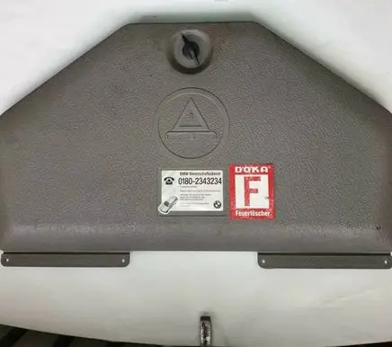 BMW 5 E34 Tool box 71111179885 1179885
