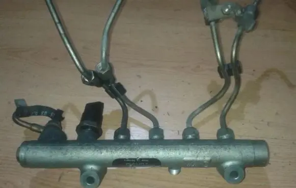 Honda Civic Fuel main line pipe 0445214049