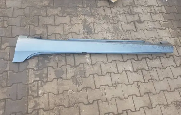 Foot area side trim