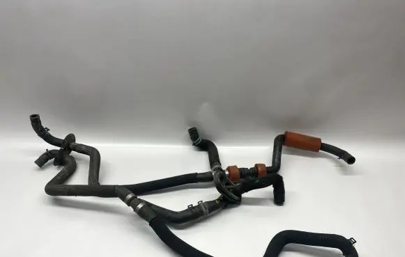 Audi A8 S8 D4 4H Engine coolant pipe/hose 4H1819672 4H1819674AN