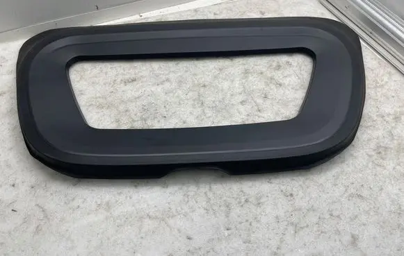 Tesla Model Y Engine hood trim 149408800C FA2000000901 149337500C