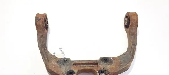 Cadillac CTS Engine mount bracket bxae