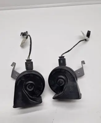 BMW X1 F48 F49 Horn signal 61337407778 61337407779 61338492761