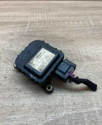 Audi A6 S6 C5 4B Air flap motor/actuator 4B1820511 0132801126 WITHPLUG