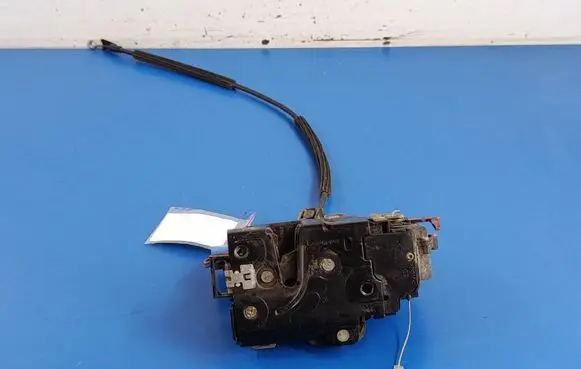 Seat Altea XL Front door lock 3D1837016