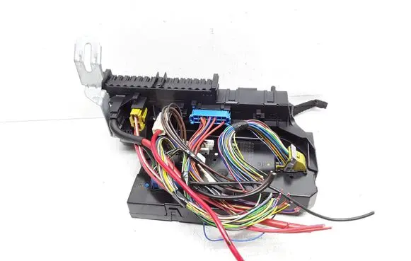Mercedes-Benz E C207 W207 Fuse module 2129060105 2129014604 2129024301