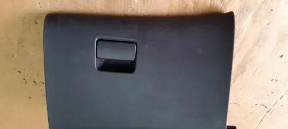 Opel Zafira C Glove box