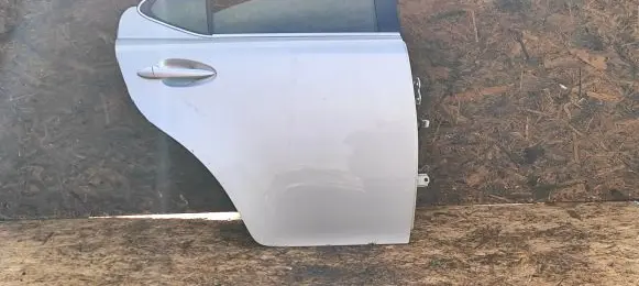 Lexus IS 220D-250-350 Rear door