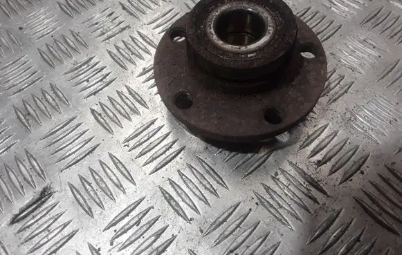 Seat Ibiza III (6L) Rear wheel hub