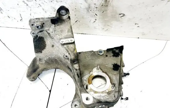 Opel Astra H Engine mounting bracket