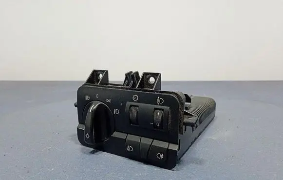 BMW X3 E83 Light switch 6923481