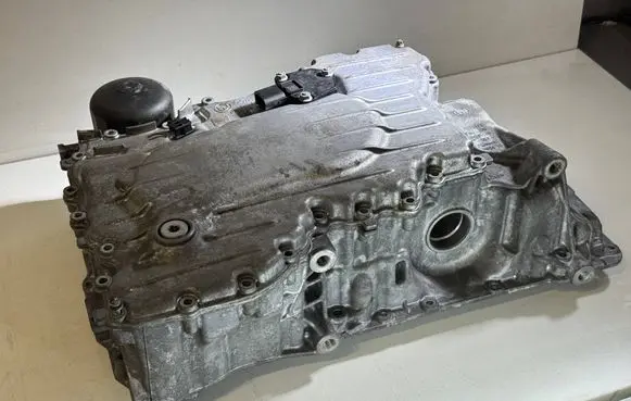 BMW M5 F90 Oil sump 7852328