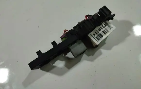 Volkswagen Golf V Fuse box set