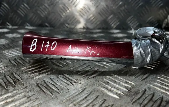Mercedes-Benz B W245 Rear interior roof grab handle B110