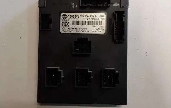 Volkswagen Touareg II Comfort/convenience module 4H0907063D 15012002 F005V01143