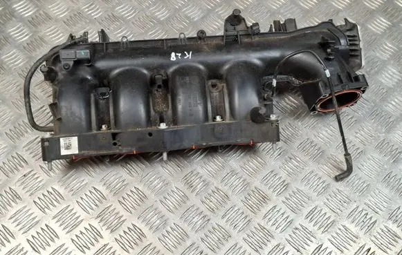 Mercedes-Benz CLA C117 X117 W117 Intake manifold A2700900737