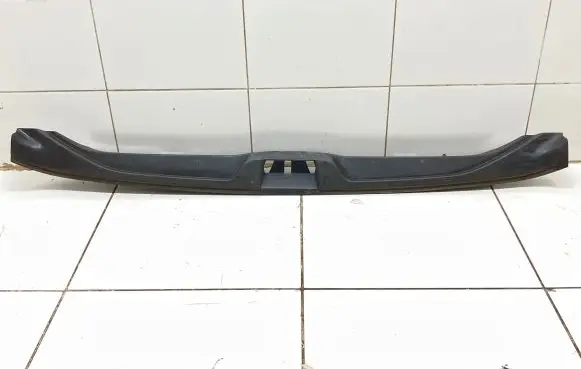 Trunk/boot sill cover protection