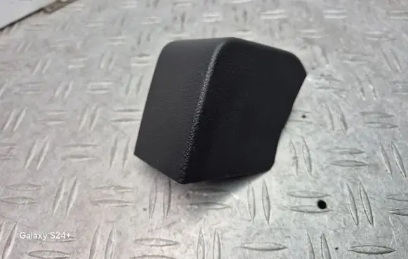 Volkswagen Touran III Seat trim 5TA885749