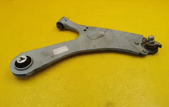 Citroen C4 X Front lower control arm/wishbone 9824626780