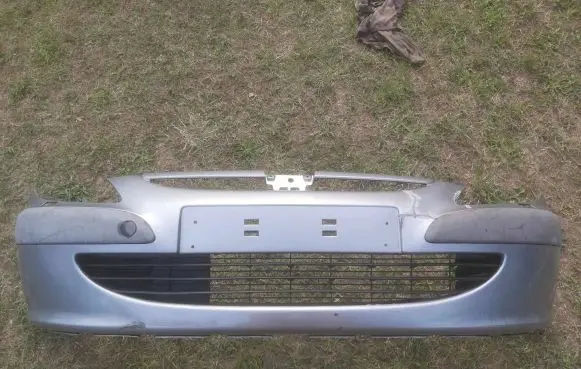 Peugeot 307 Front bumper 9643067477