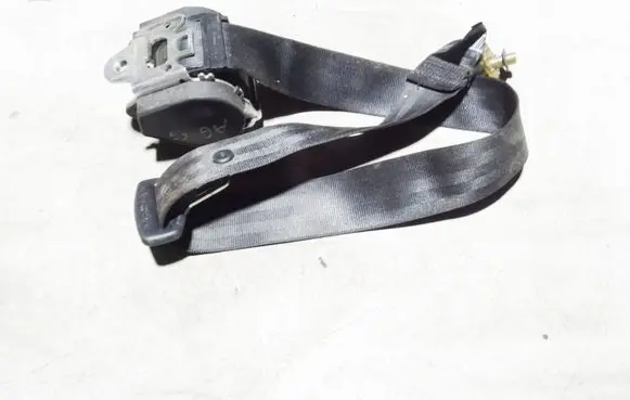 Rear seatbelt