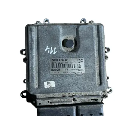 Volvo XC90 Engine control unit/module 30771550AB 0281012103