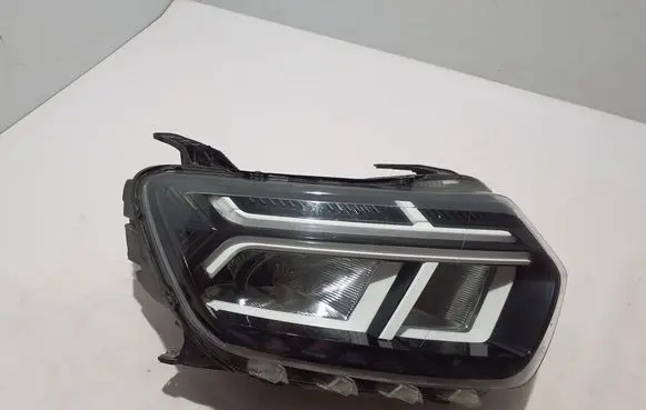 Dacia Duster II Headlight/headlamp 260106194R