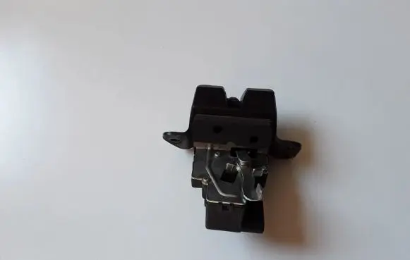 Loading door lock