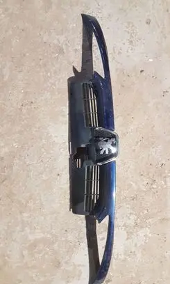 Peugeot 406 Front grill 9628934280