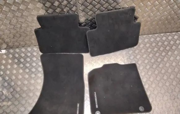 Porsche Macan (95B) Car floor mat set 
