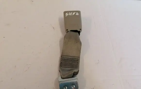 Toyota Sienna XL30 III Rear seatbelt buckle 56458