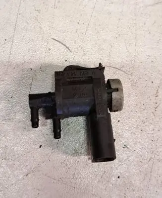 Volkswagen Tiguan Turbo solenoid valve 1K0906283A