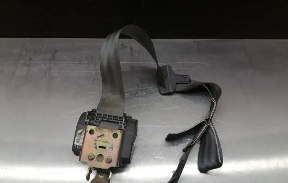 Renault Megane II Front seatbelt 8200077348