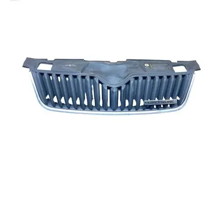 Skoda Fabia Mk2 (5J) Front bumper upper radiator grill 5J0853668D 5l0010722p