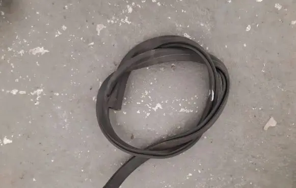 Volkswagen Golf Sportsvan Engine compartment rubber 