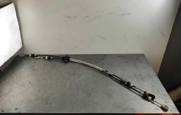 Land Rover Discovery Sport Gear shift cable linkage LR072114 LR060485