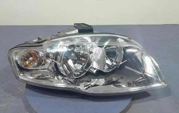 Audi A4 S4 B7 8E 8H Headlight/headlamp 