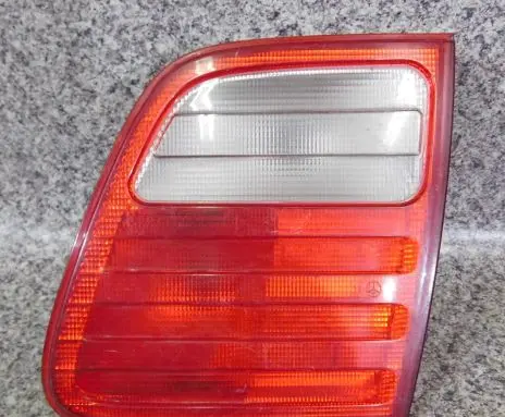 Mercedes-Benz E W210 Tailgate rear/tail lights