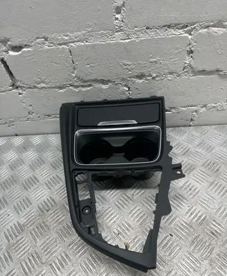 Cup holder front